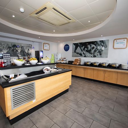 Holiday Inn Express, Chester Racecourse By Ihg Экстерьер фото