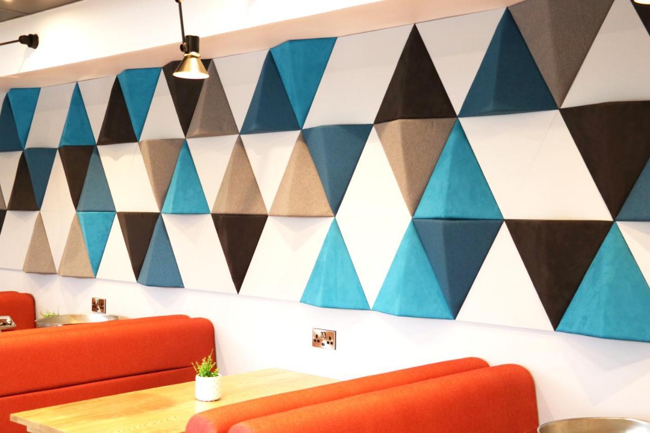 Holiday Inn Express, Chester Racecourse By Ihg Экстерьер фото