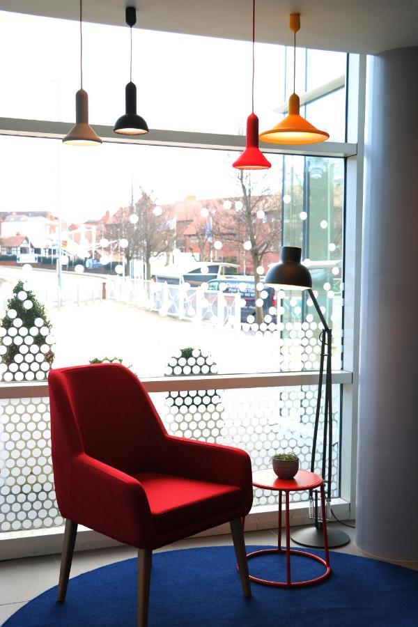 Holiday Inn Express, Chester Racecourse By Ihg Экстерьер фото