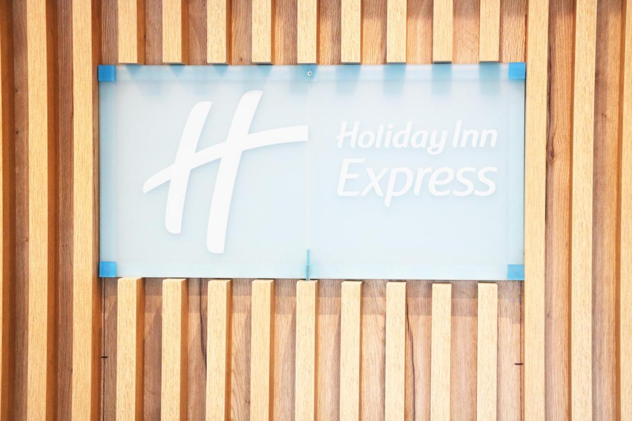 Holiday Inn Express, Chester Racecourse By Ihg Экстерьер фото