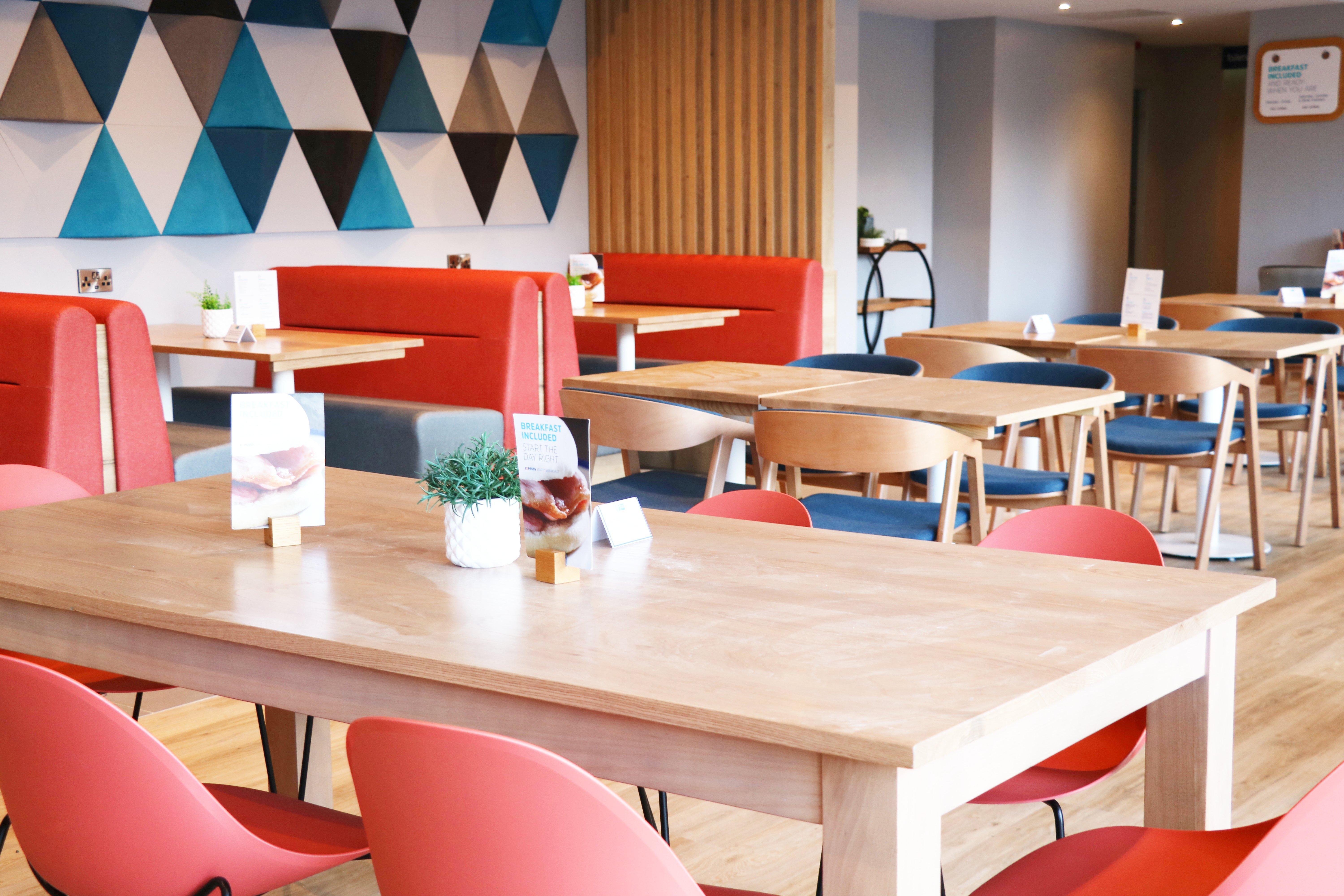 Holiday Inn Express, Chester Racecourse By Ihg Экстерьер фото