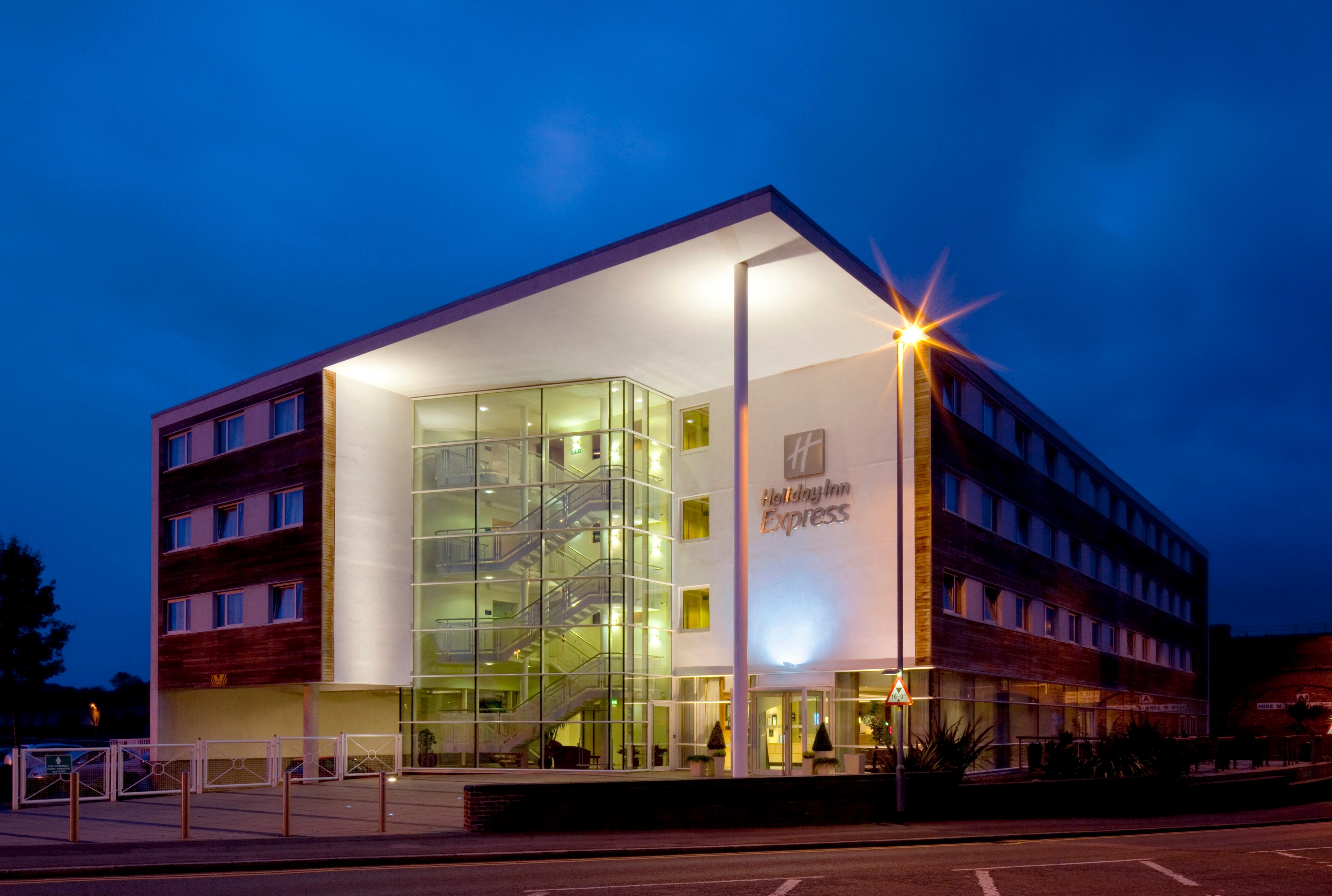 Holiday Inn Express, Chester Racecourse By Ihg Экстерьер фото