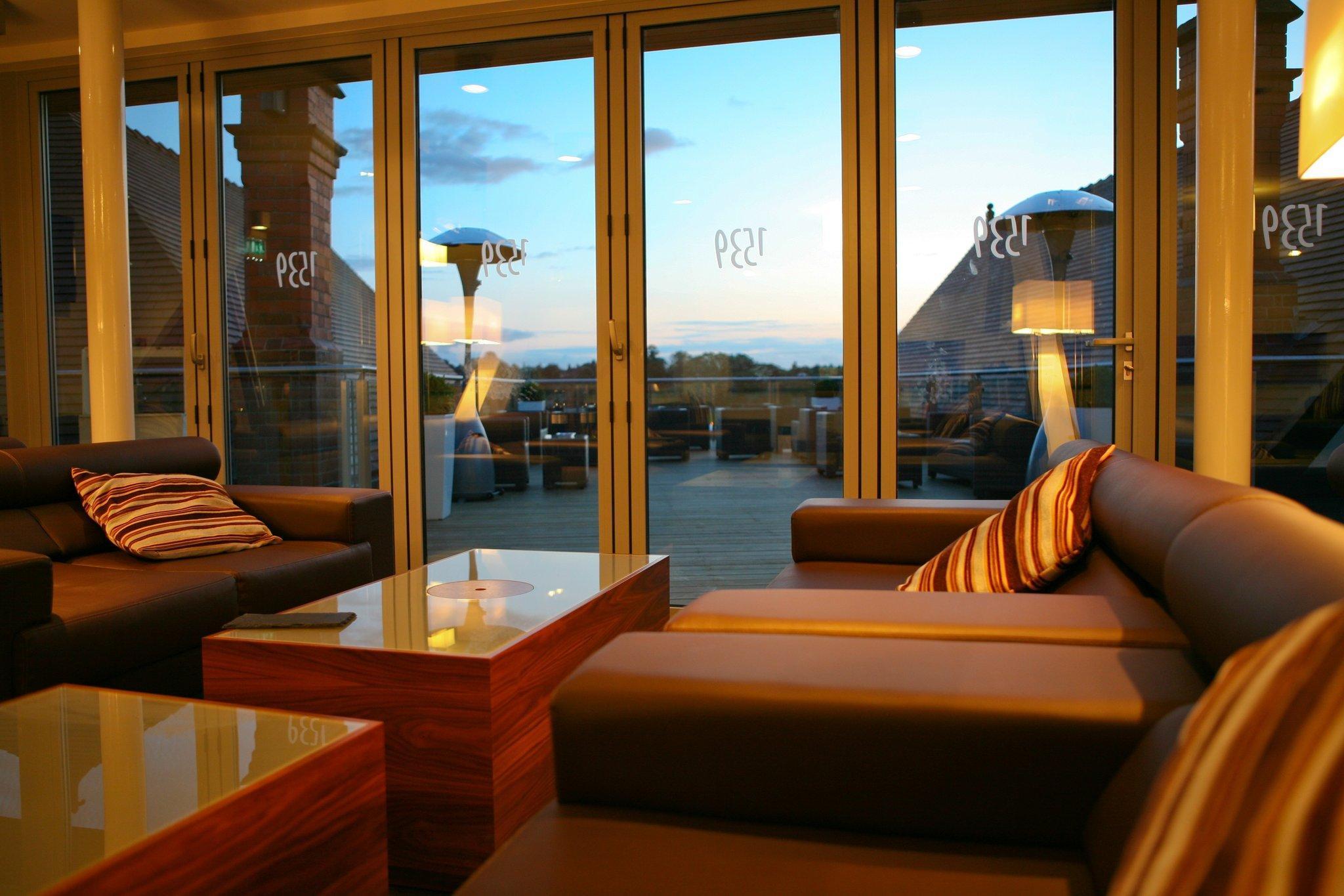 Holiday Inn Express, Chester Racecourse By Ihg Экстерьер фото
