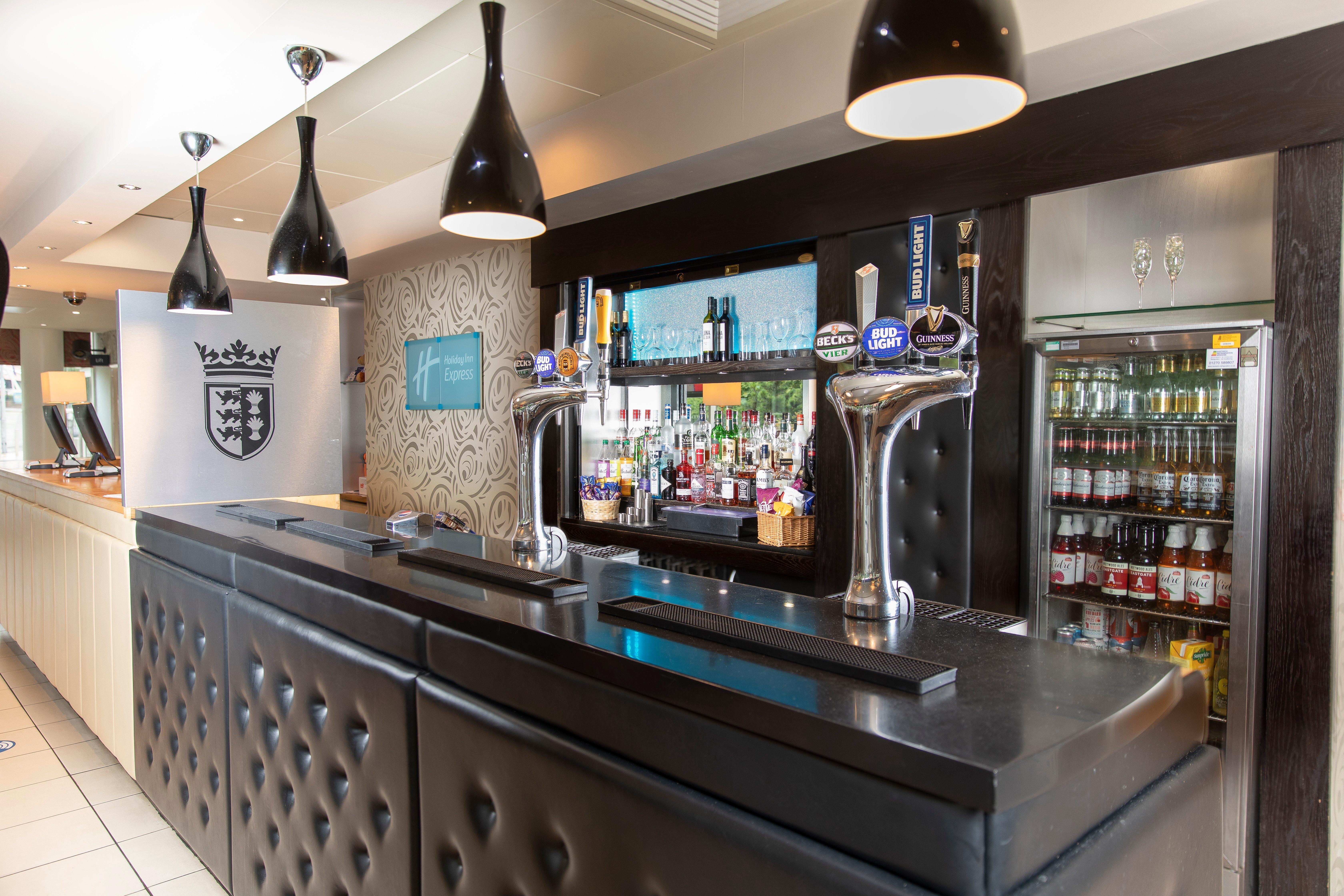 Holiday Inn Express, Chester Racecourse By Ihg Экстерьер фото