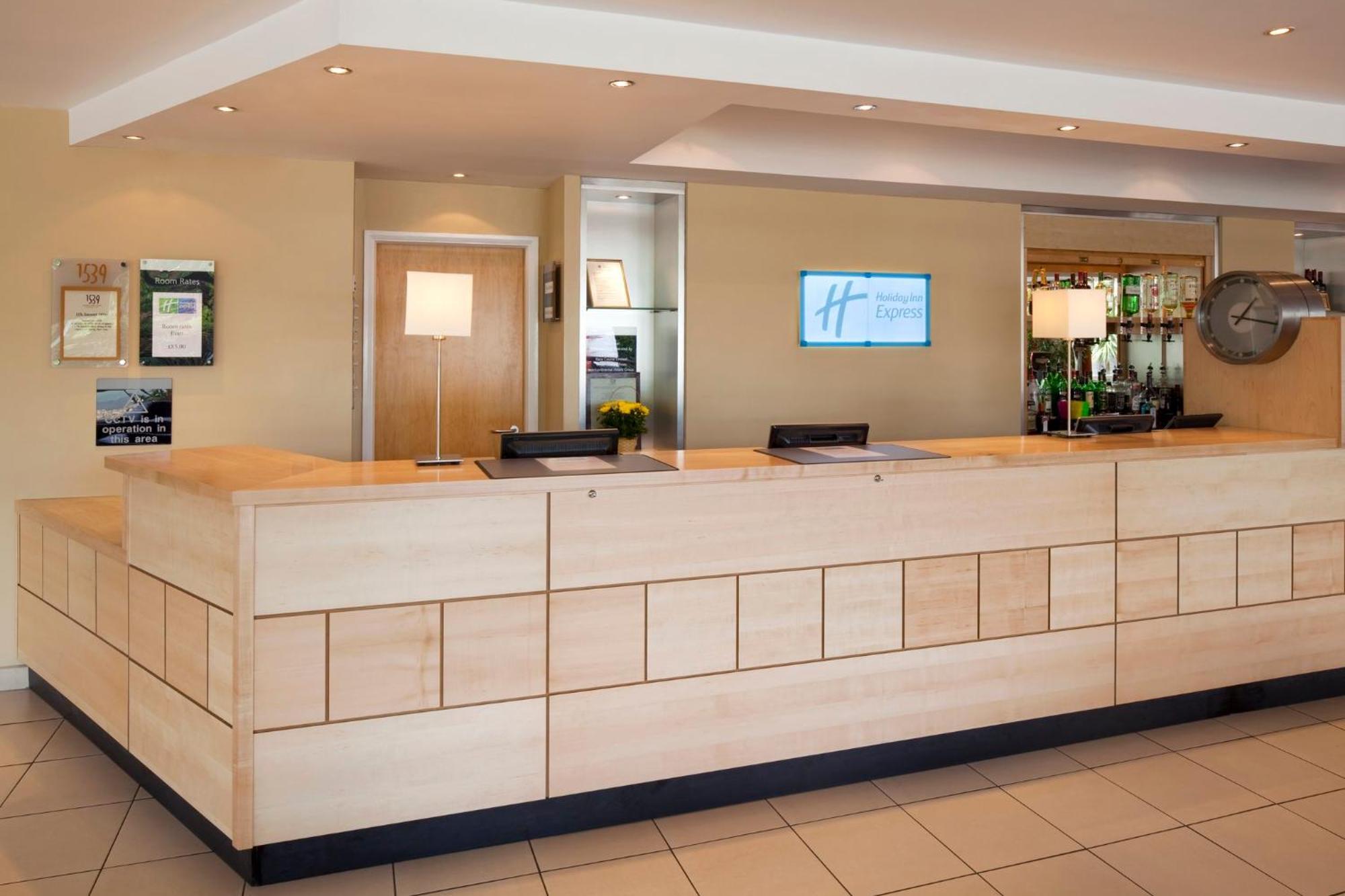 Holiday Inn Express, Chester Racecourse By Ihg Экстерьер фото
