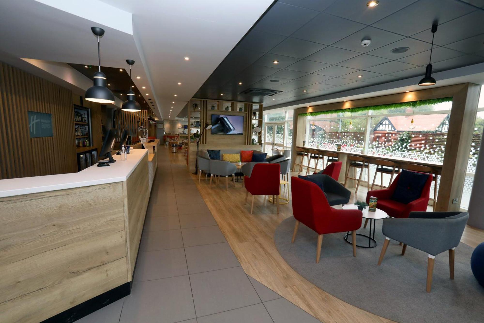 Holiday Inn Express, Chester Racecourse By Ihg Экстерьер фото