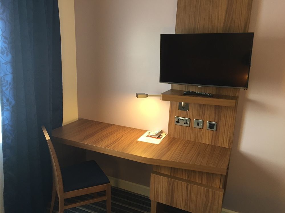 Holiday Inn Express, Chester Racecourse By Ihg Экстерьер фото