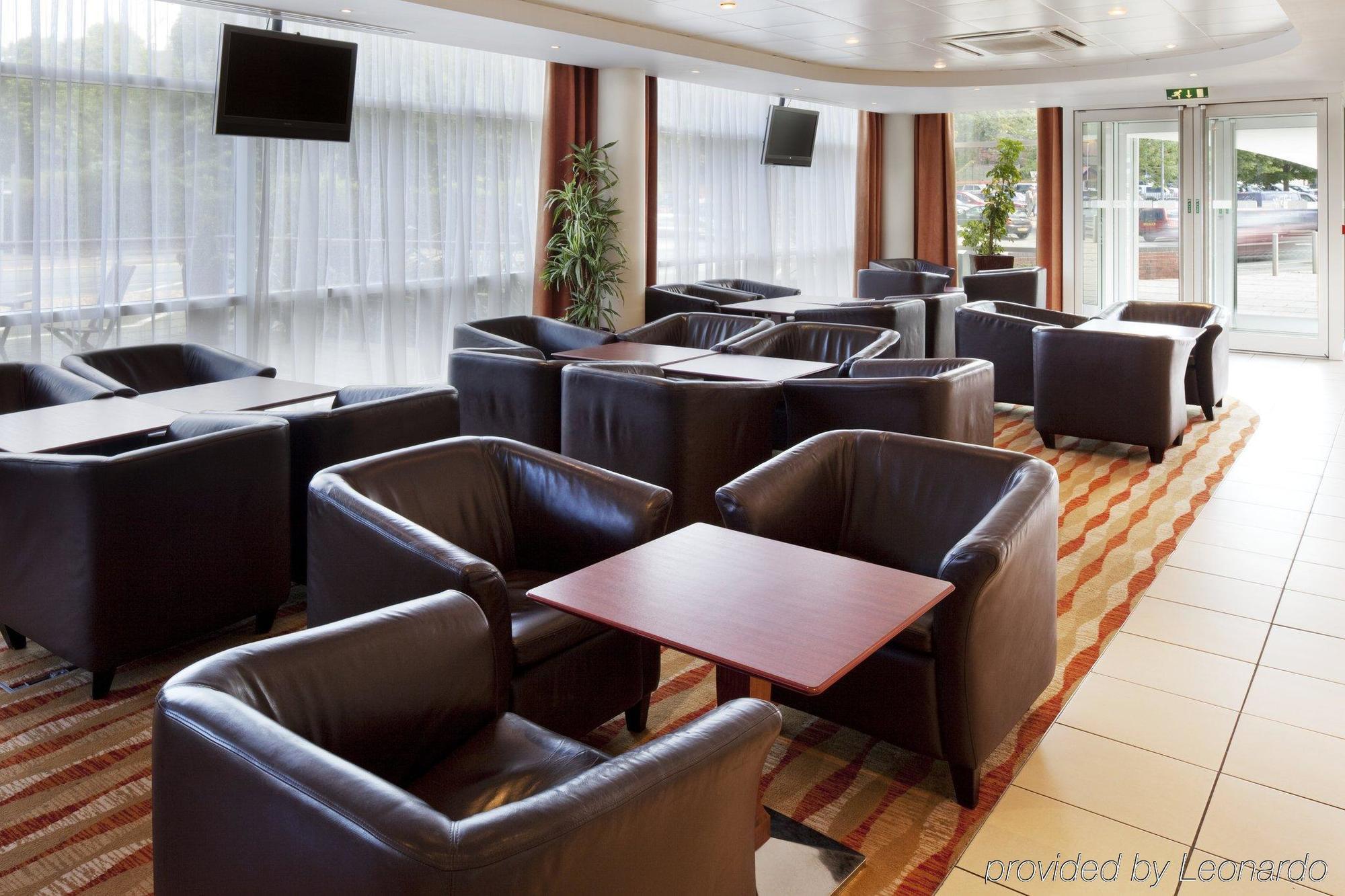 Holiday Inn Express, Chester Racecourse By Ihg Экстерьер фото