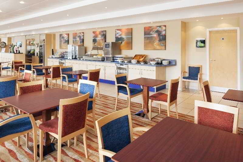 Holiday Inn Express, Chester Racecourse By Ihg Экстерьер фото